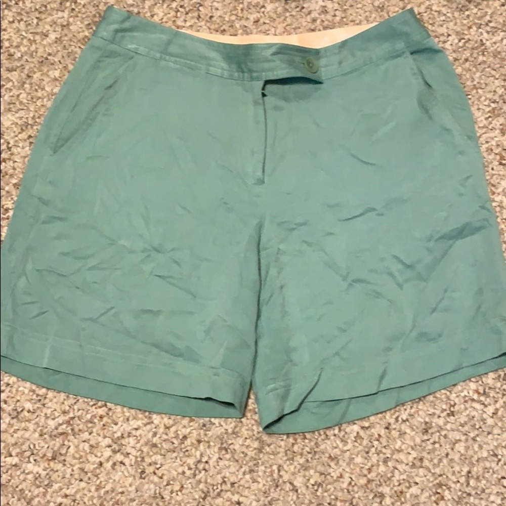 High waisted green Tommy Bahama shorts